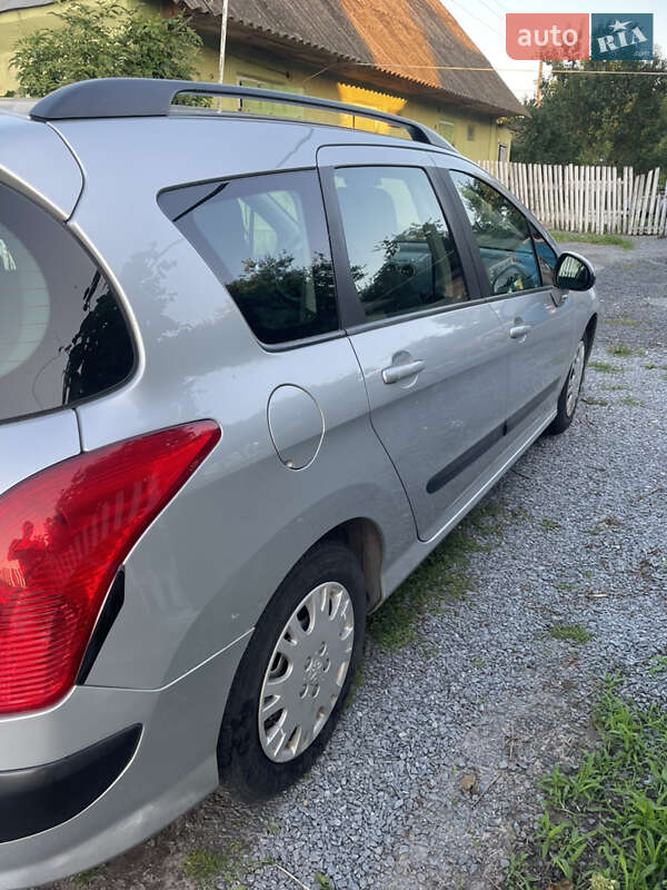 Універсал Peugeot 308 2010 в Млиніві