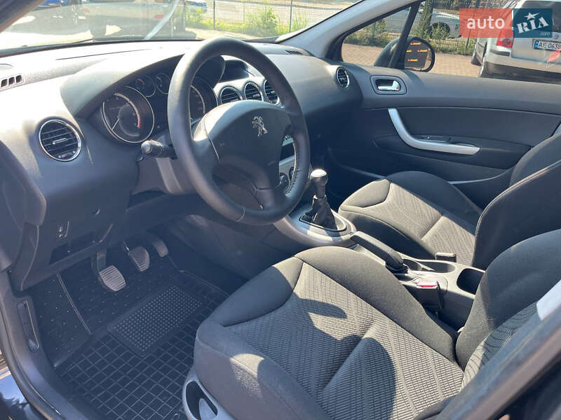 Универсал Peugeot 308 2013 в Кривом Роге