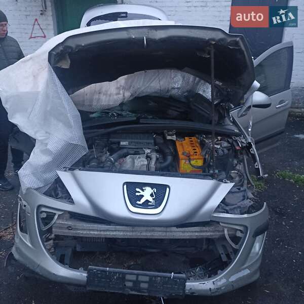 Хэтчбек Peugeot 308 2009 в Знаменовке фото 9 Хэтчбек Peugeot 308 2009 в Знаменовке