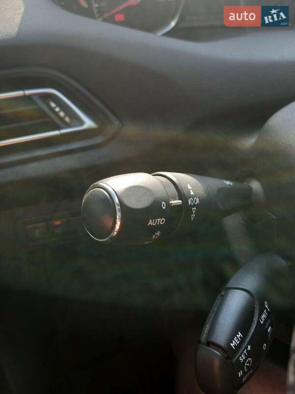 Універсал Peugeot 308 2016 в Чернігові