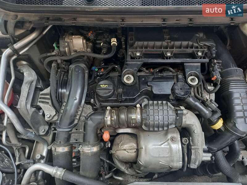 Універсал Peugeot 308 2016 в Чернігові