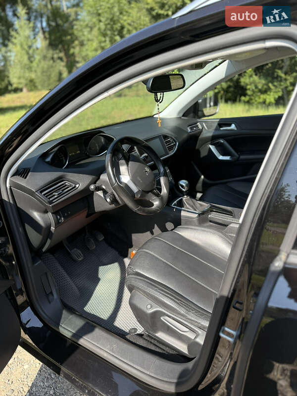 Універсал Peugeot 308 2015 в Жидачові