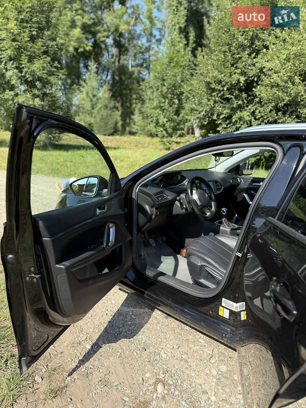 Універсал Peugeot 308 2015 в Жидачові