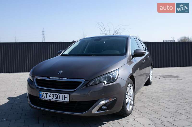 Универсал Peugeot 308 2015 в Брошневе-Осаде