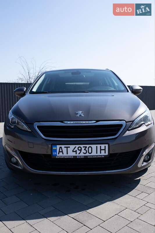 Универсал Peugeot 308 2015 в Брошневе-Осаде