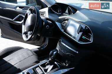 Універсал Peugeot 308 2015 в Брошневі-Облозі