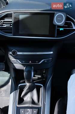 Універсал Peugeot 308 2015 в Брошневі-Облозі