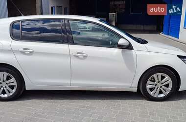 Хэтчбек Peugeot 308 2015 в Кременце