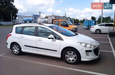 Универсал Peugeot 308 2010 в Буче