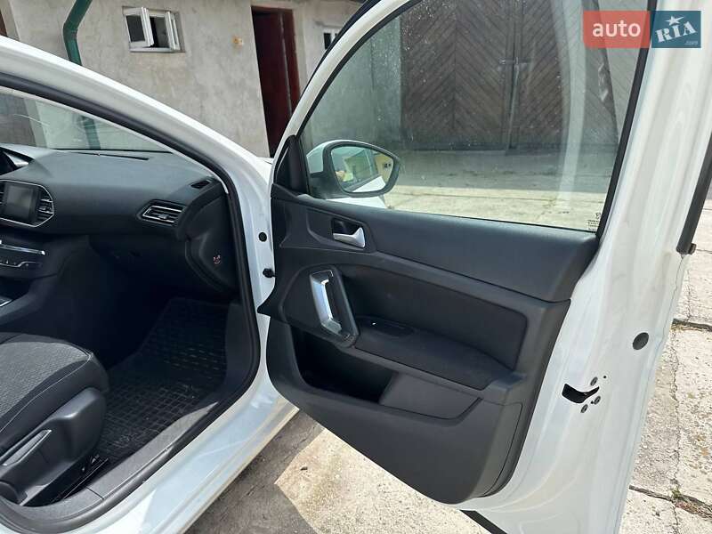 Универсал Peugeot 308 2014 в Тернополе