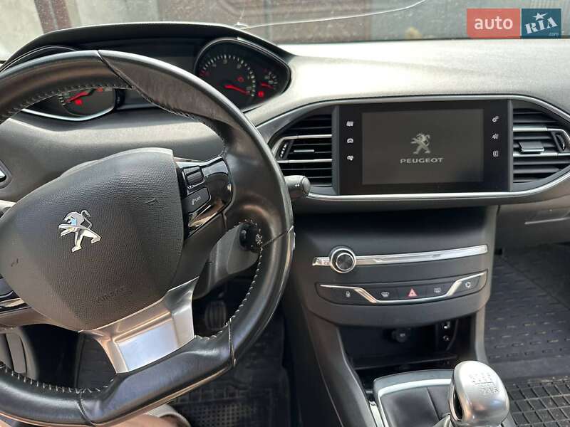 Универсал Peugeot 308 2014 в Тернополе