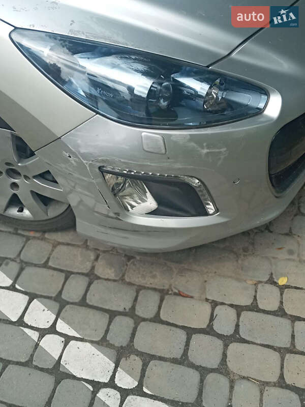 Універсал Peugeot 308 2012 в Новояворівську