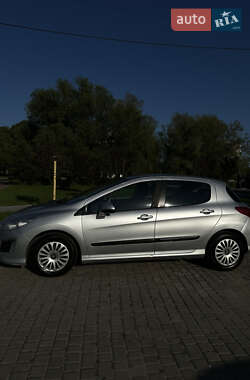 Хэтчбек Peugeot 308 2011 в Львове