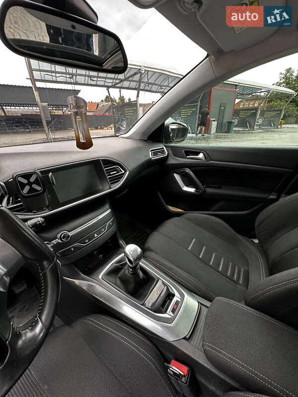 Універсал Peugeot 308 2014 в Полонному