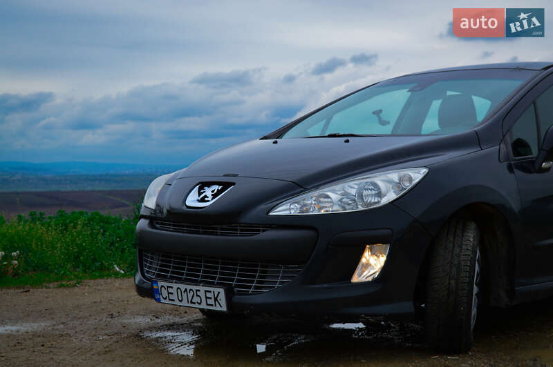 Хетчбек Peugeot 308 2010 в Чернівцях