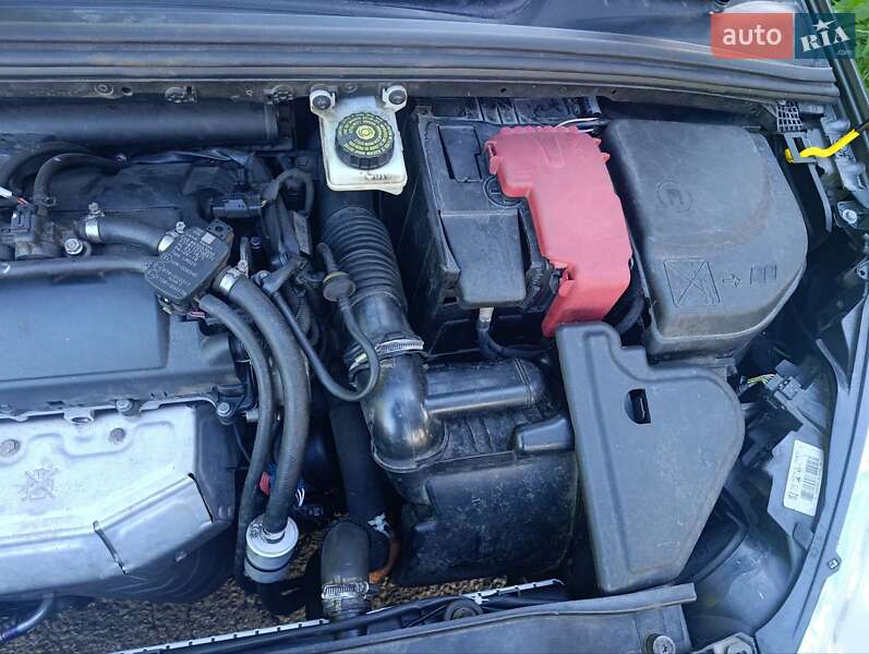 Универсал Peugeot 308 2008 в Бориславе