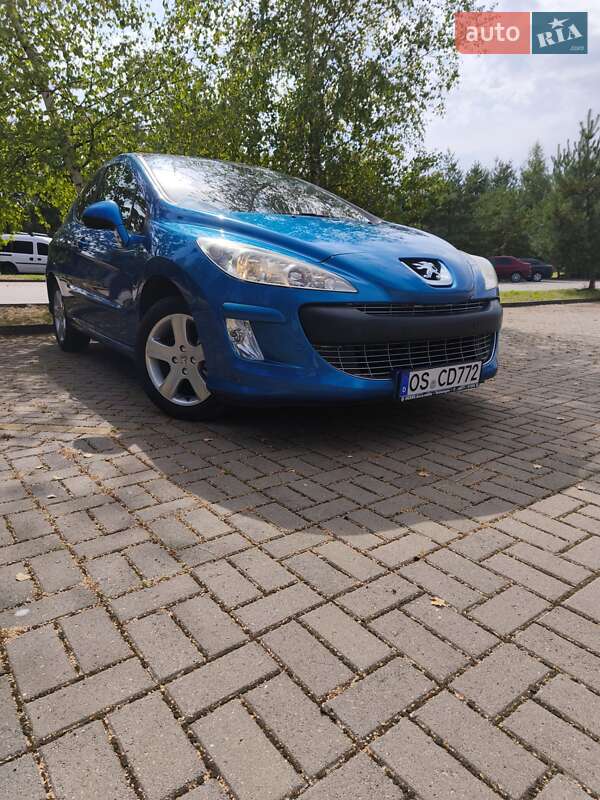 Хетчбек Peugeot 308 2008 в Дрогобичі