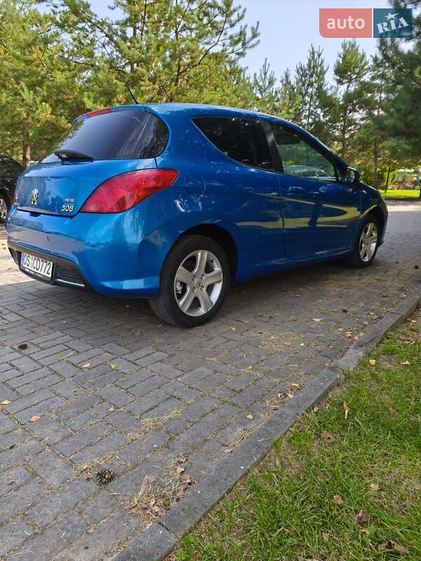 Хетчбек Peugeot 308 2008 в Дрогобичі