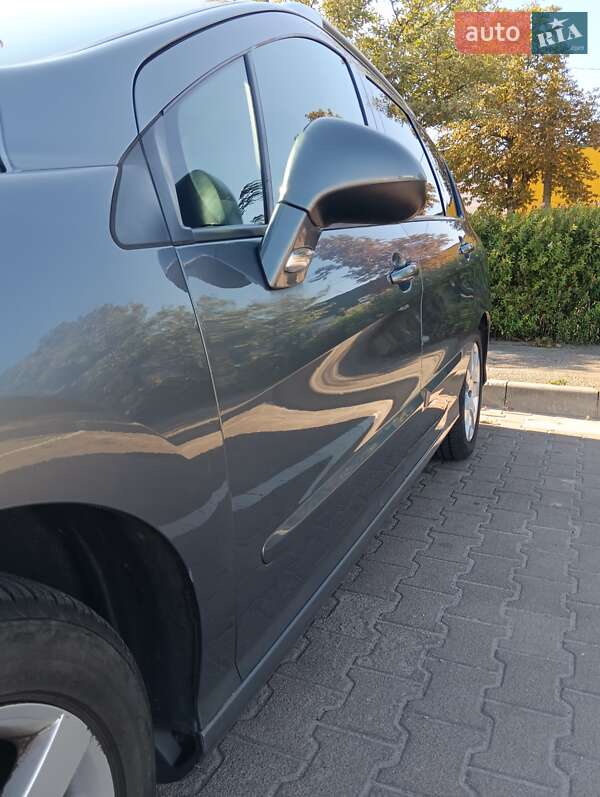 Універсал Peugeot 308 2010 в Житомирі