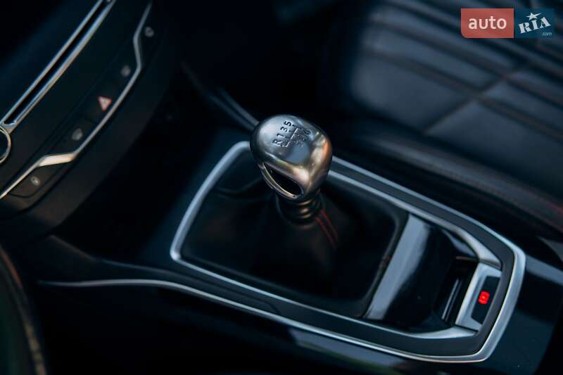 Универсал Peugeot 308 2016 в Чернигове