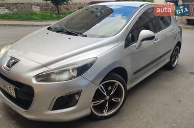 Хетчбек Peugeot 308 2011 в Тернополі