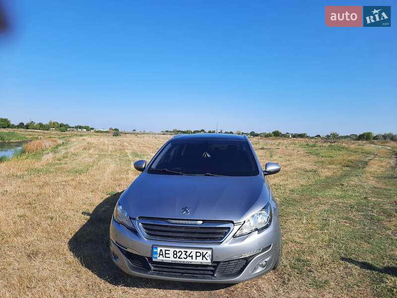 Универсал Peugeot 308 2015 в Терновке
