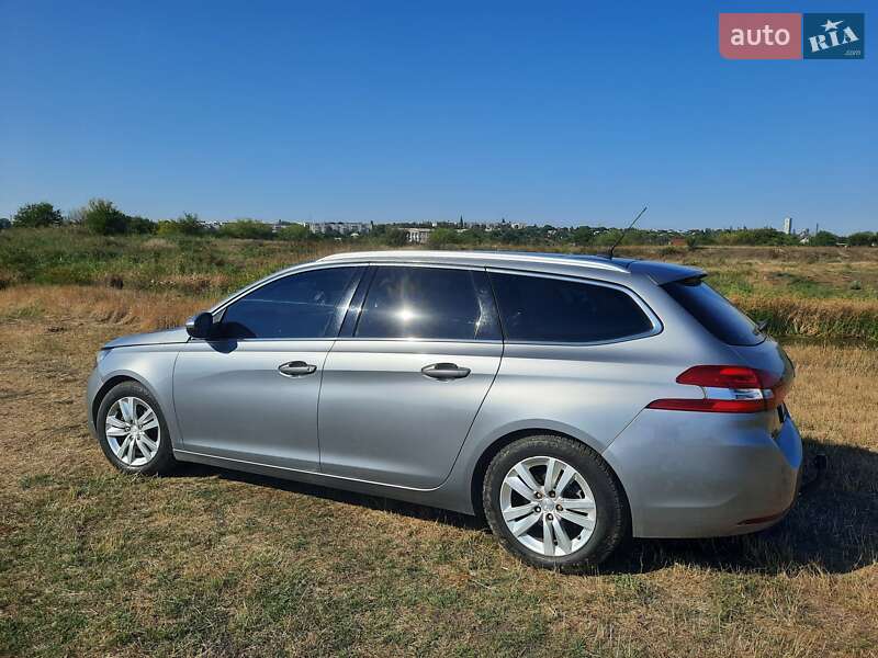 Универсал Peugeot 308 2015 в Терновке