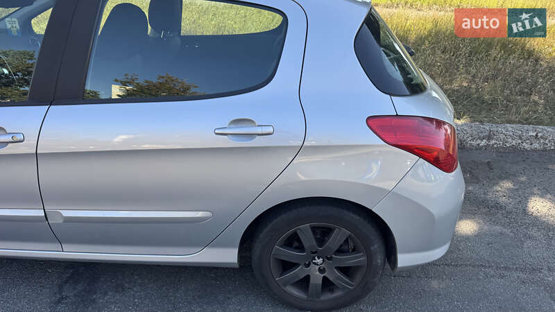 Хетчбек Peugeot 308 2013 в Києві фото 7 Хетчбек Peugeot 308 2013 в Києві