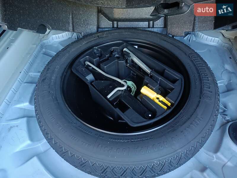 Універсал Peugeot 308 2014 в Чернігові