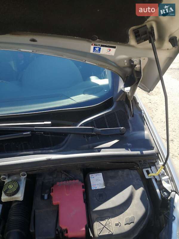 Хетчбек Peugeot 308 2008 в Івано-Франківську