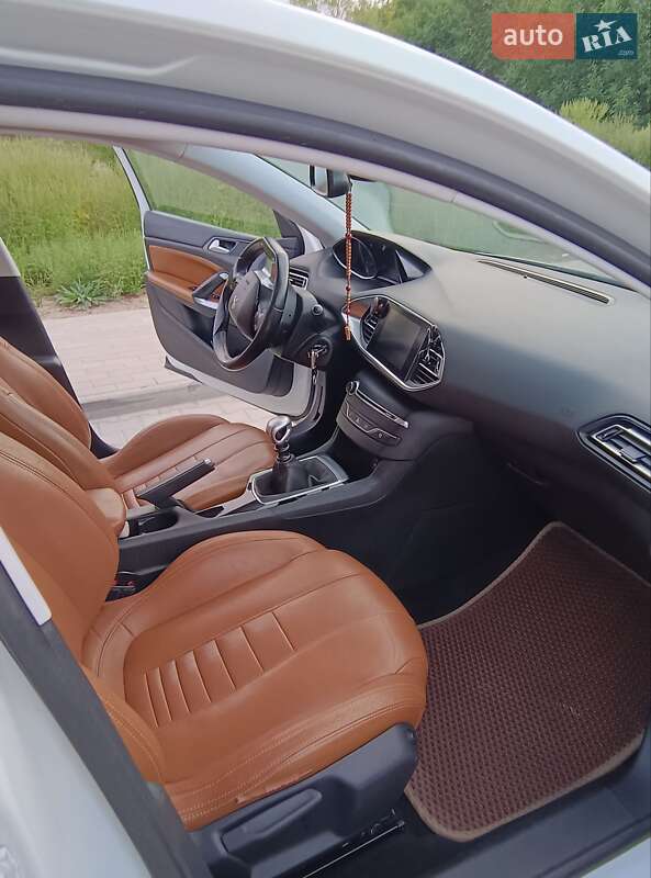 Універсал Peugeot 308 2015 в Стрию