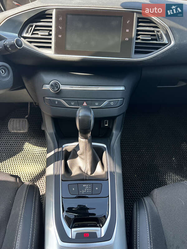Универсал Peugeot 308 2018 в Львове