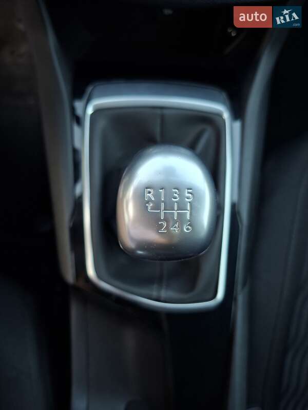 Универсал Peugeot 308 2015 в Дубно