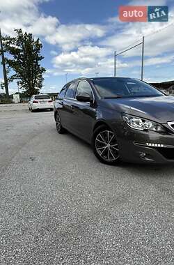 Универсал Peugeot 308 2015 в Черновцах