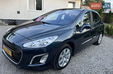 Хэтчбек Peugeot 308 2011 в Калуше
