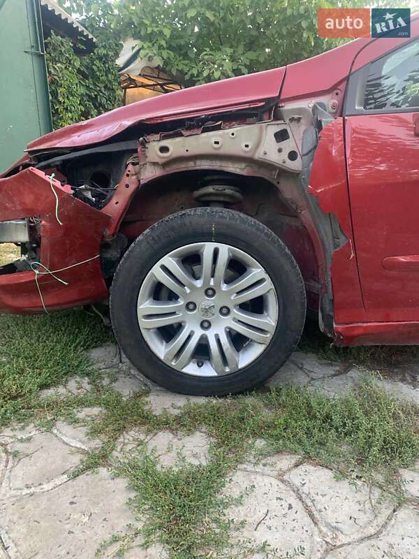 Універсал Peugeot 308 2011 в Черкасах