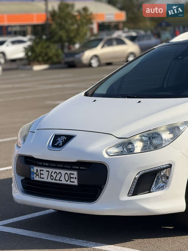 Хэтчбек Peugeot 308 2012 в Кривом Роге