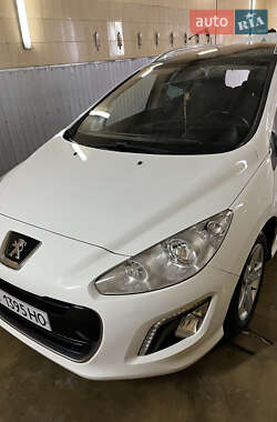 Универсал Peugeot 308 2013 в Верховине