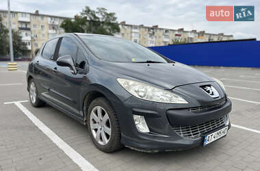 Хэтчбек Peugeot 308 2008 в Калуше