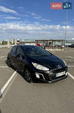 Хетчбек Peugeot 308 2011 в Києві