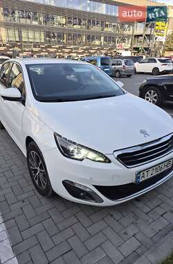 Хэтчбек Peugeot 308 2016 в Ивано-Франковске