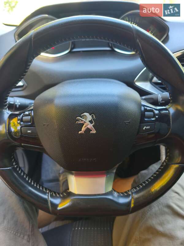 Універсал Peugeot 308 2015 в Миргороді