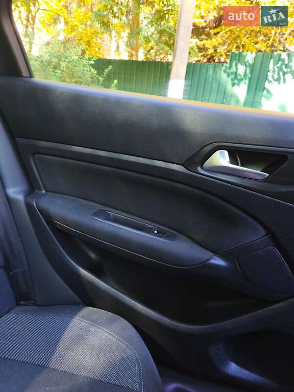 Універсал Peugeot 308 2015 в Миргороді