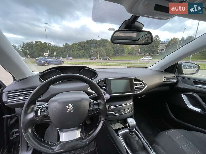 Універсал Peugeot 308 2015 в Львові