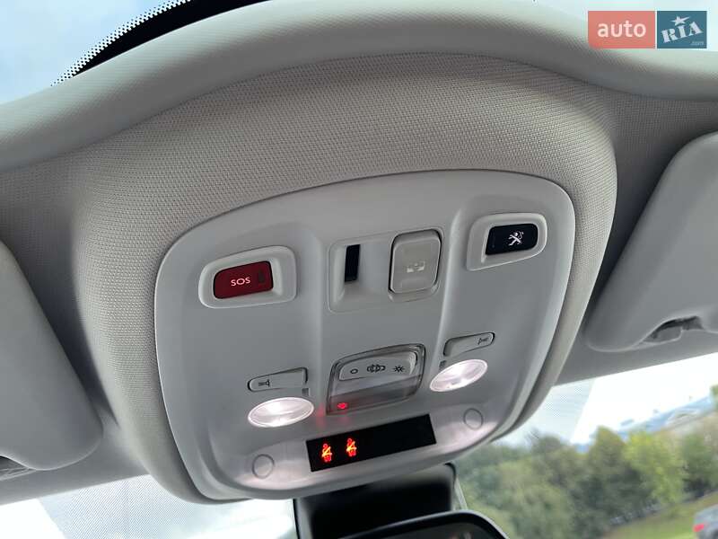 Універсал Peugeot 308 2015 в Львові