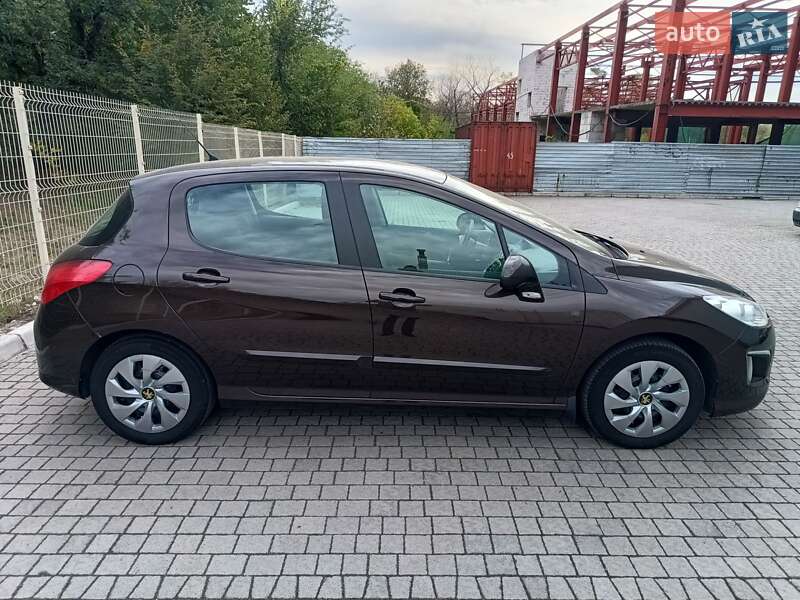 Хэтчбек Peugeot 308 2012 в Днепре
