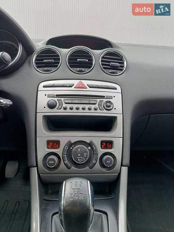 Хэтчбек Peugeot 308 2012 в Днепре