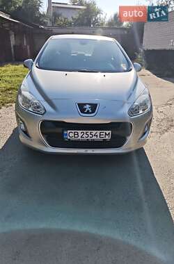 Хэтчбек Peugeot 308 2011 в Чернигове