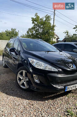 Универсал Peugeot 308 2011 в Вышгороде