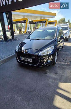 Хэтчбек Peugeot 308 2012 в Смеле